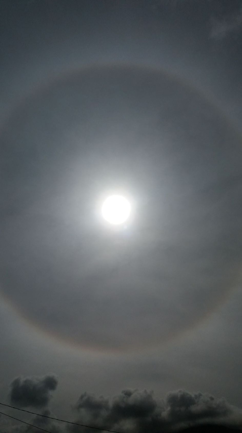 se ve una fotografía con el arco iris de la gravedad