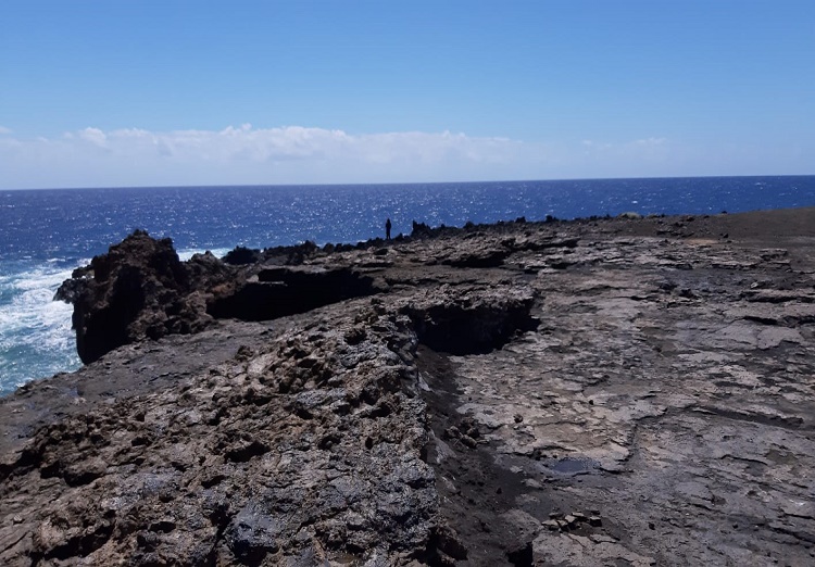 En el mar del sinfín; entre lavas volcánicas, vientos del sur y deseos esparcidos en gotas de sal