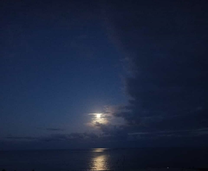 Superluna de un martes de abril; 27