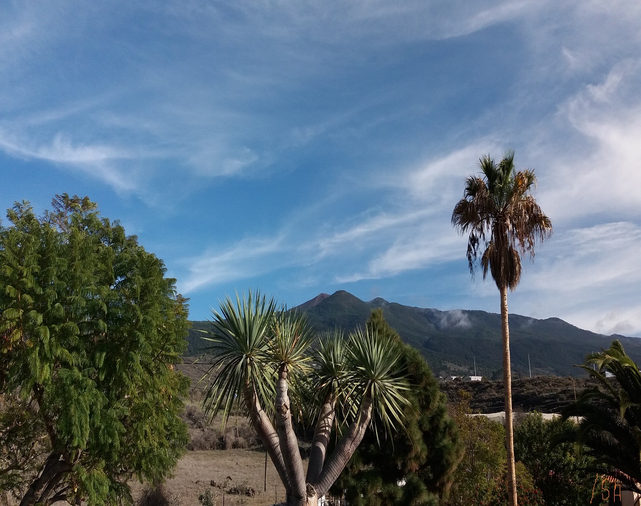 Se ve como era la cumbre vieja y la zona de cabeza de vaca, antes de la erupción del volcán. Ahí también estaba antes mi casa.