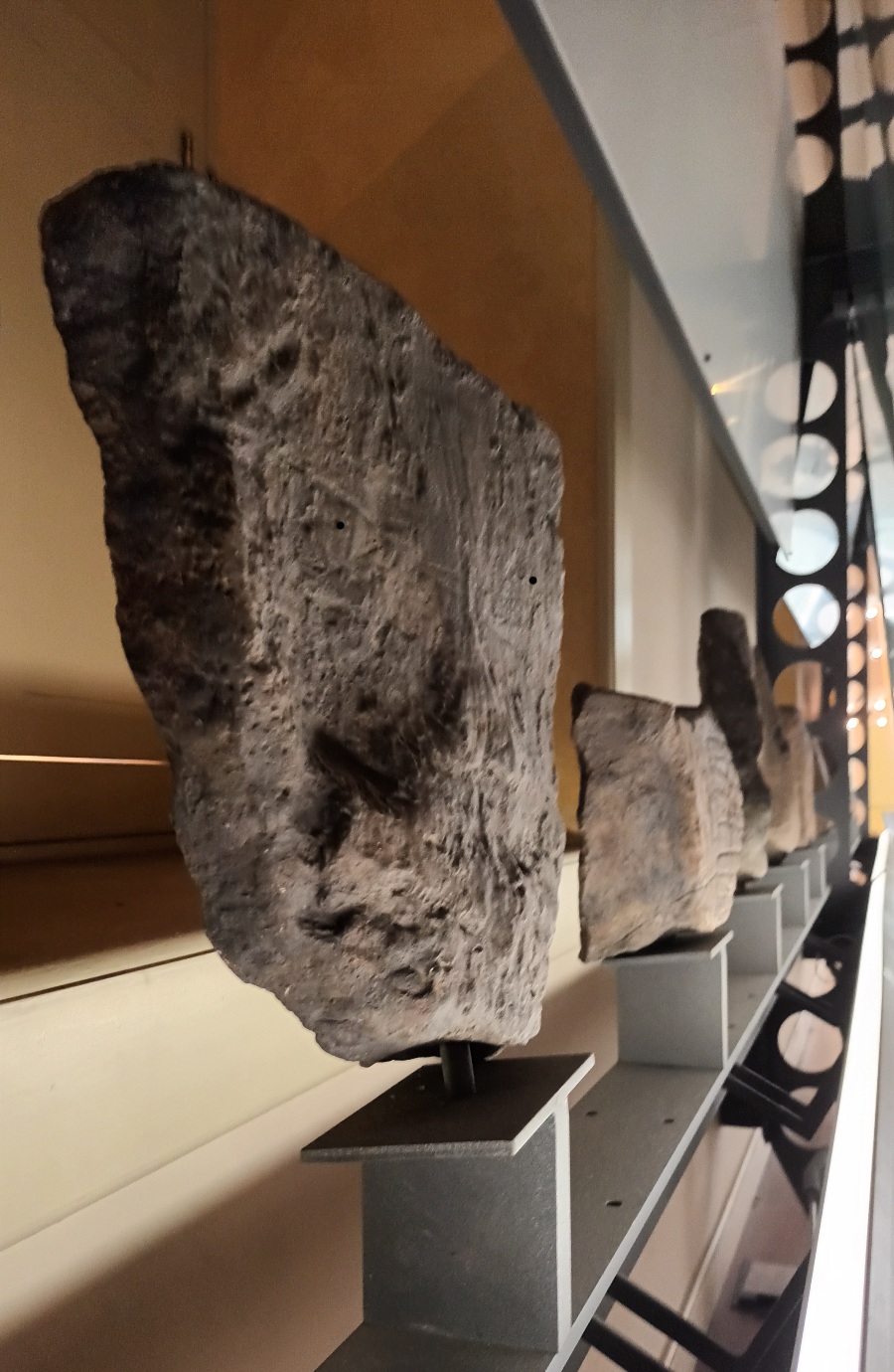 Son piedras de aborígenes, autóctonos, de tiempos remotos que no supimos descifrar