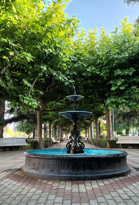 Paseo leonés en León.
