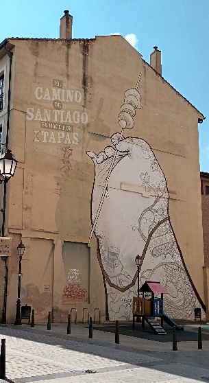 Las tapas y el vino riojano es una buena forma también de caminar