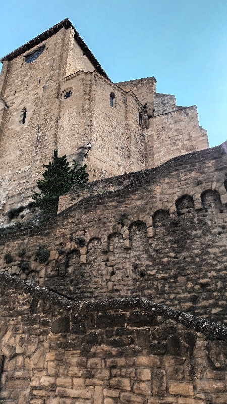 Panorámica de arte en cantería de la Iglesia catedral de Estella